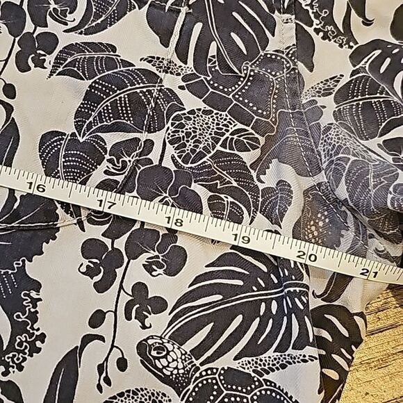 Tommy Bahama silk turtle Hawaiian shirt size L - Picture 6 of 11